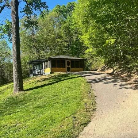 Good Vibes Only: Red River Gorge! Large Game Room! Hot Tub!