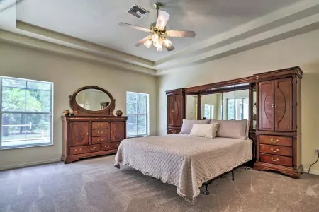 Luxe Home in Lecanto Florida with Pool and Jacuzzi Tub