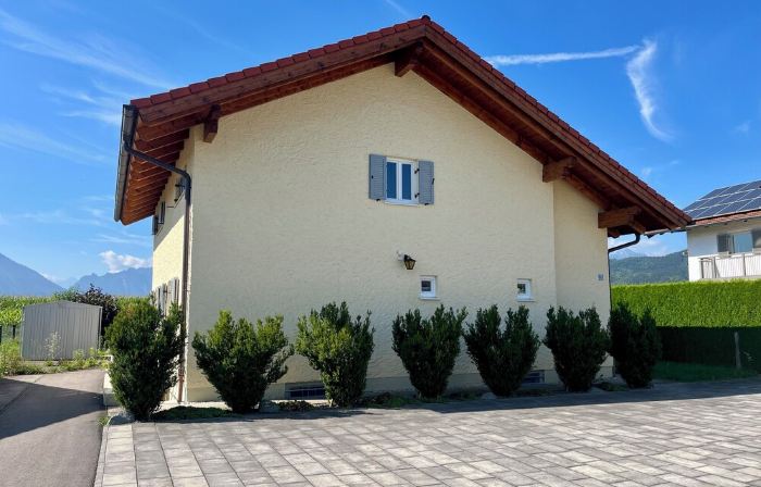 Oasis of peace with garden & mountain views near Salzburg