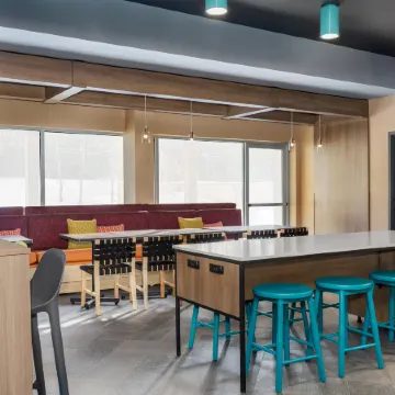 Tru by Hilton Bracebridge, on