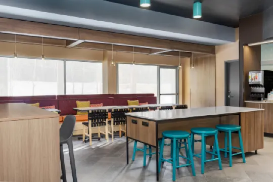 Tru by Hilton Bracebridge, on