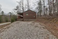 Cozy Mountain Cabin near Red River Gorge, Hollerwood and more! Pet Friendly