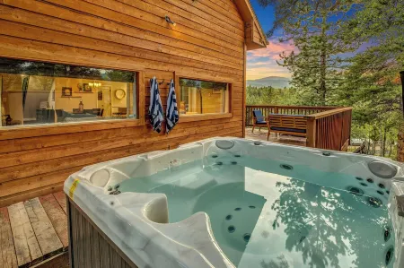 Best Hot Tub View in Bailey - Family & Pet Friendly BBQ / Hot Tub / Near Denver Отели в г. Бейли