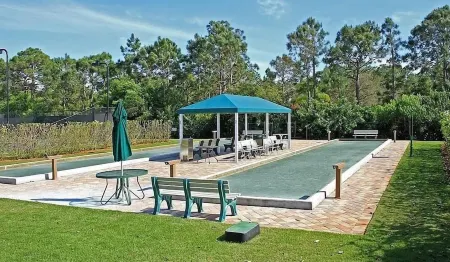 -Sunny Naples Charm-Your Perfect Naples Getaway!