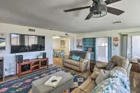 5 bdrm Lakeview Compound- Pool & Spa- Boat parking-Pet friendly- Basketball game