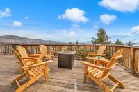 Bird’s Eye View: Spacious Home w/ Hot Tub, King Beds & Gorgeous Views