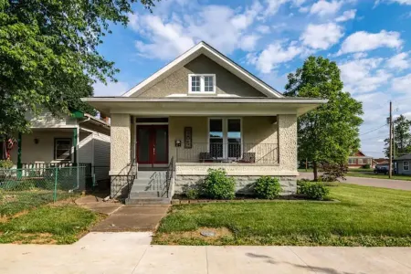 Chestnut Street Charmer-Walk to Louisville!