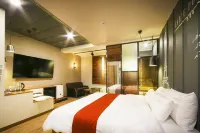 Ulsan Yeongnam Alps into Hotels in Ulsan
