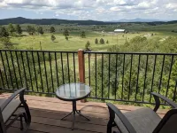 Convenient Locale in the Heart of Divide w/ Magnificent Views, multi decks, BBQ Hotels in Divide