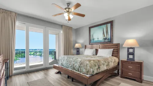 Condos in Laketown Wharf