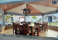 Coastal Grand la Flora Beach Resort