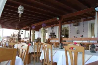 Akamanthea Holiday Village - breakfast