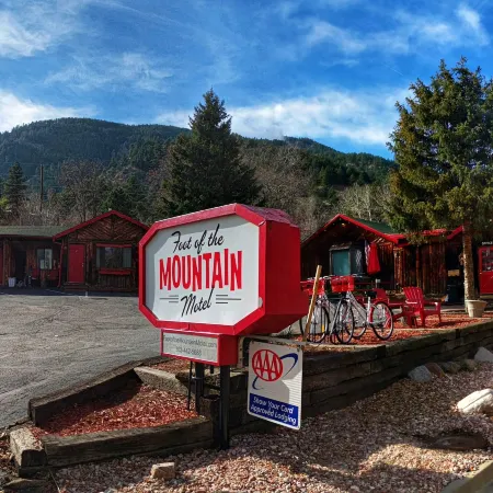 Foot of the Mountain Motel