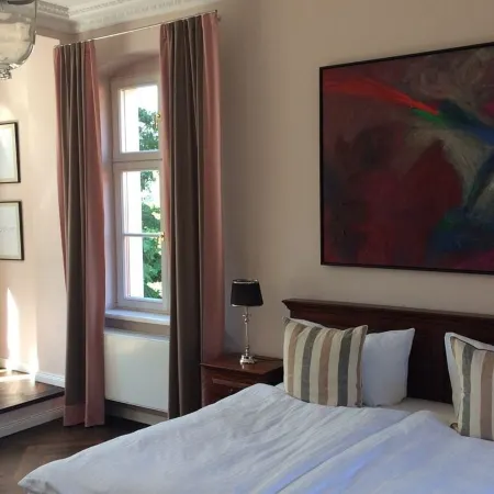 Herrenhaus Röddelin Отели в г. Темплин