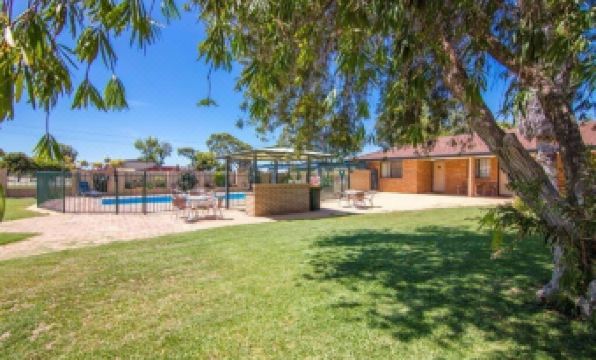 Cervantes Pinnacles Motel