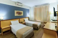 Hotel Augusta Boulevard Отели рядом с достопримечательностью «Художественный музей»