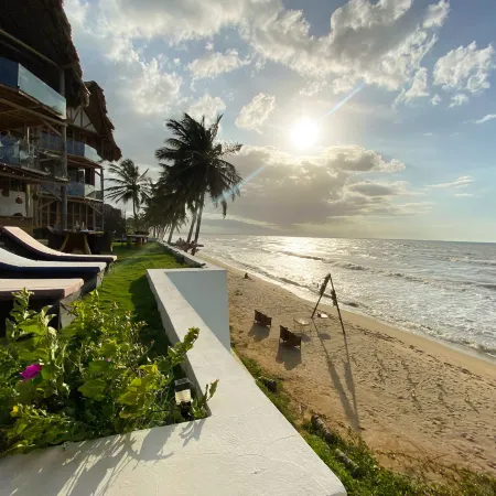 AMĀRA BEACH ECO HOTEL