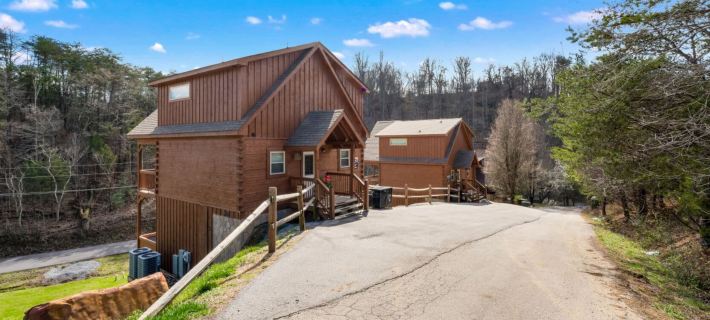Rustic Mountain Retreat by Ghosal Luxury Lodging Hotels in Sevierville