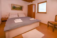 Apartments Grozdana Các khách sạn gần Velika Raduca beach