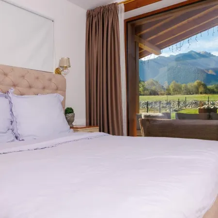 Villa Sofayla w Jacuzzi Near the Pirin Golf Resort