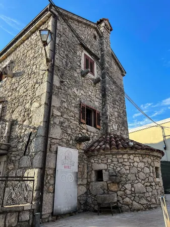Old House Njivice Отели в г. Њивице