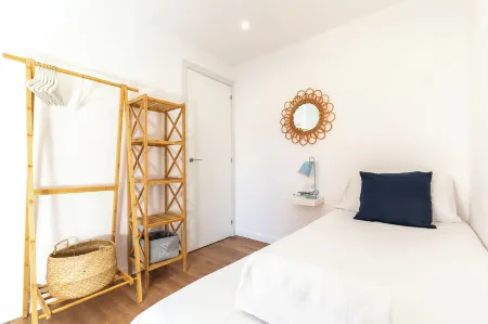 Picasso Suites Cornellá Отели в г. Сан-Жоан-Деспи