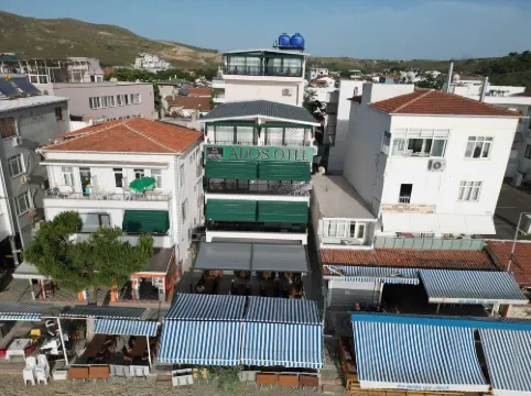 Ados Otel