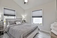 Rutland's Hidden Gem: 2 Br/1ba Renovated Home Close to Everything 2 Bedroom Home - Homestays