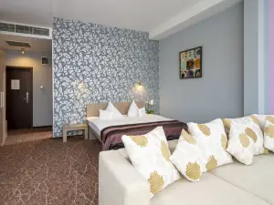 West City Hotel