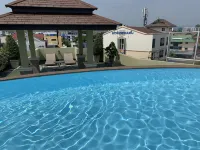 The Xym Hotel - Rooftop Pools