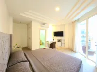 La Fontana Hotel
