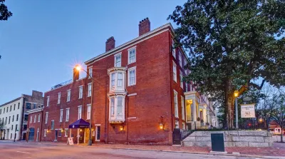 Linden Row Inn Hotels near Triple Crossing