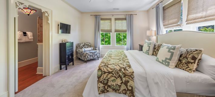 The Aerie Bed and Breakfast Hotels in New Bern
