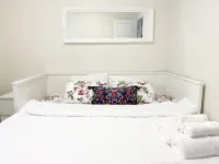 Brand New Walk Out Bsmt Apt Near Beach Hotel a Pickering