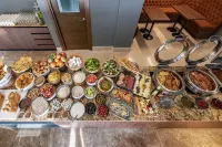 Bristol Hotel and Spa Bakuriani - 조식 운영