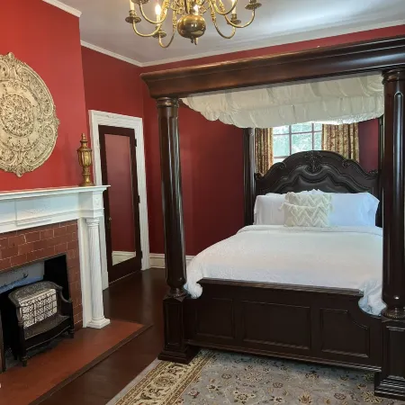 Huffman Manor Inn