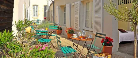 Hôtel du Port Отели в г. Арс-ан-Ре