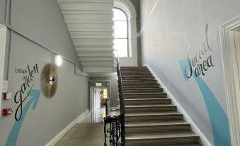 Leevin Hostel George