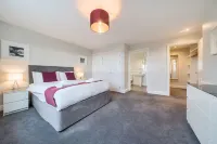 Roomspace -The Courtyard Penthouse Hotels in Wimbledon
