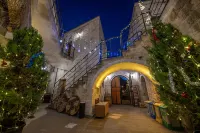 Belenus Cave House - parking