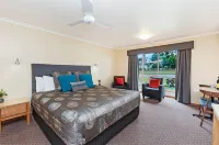 AAt 28 Goldsmith Motel Hotels in Hamilton