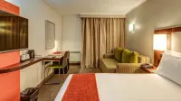 StayEasy Pretoria - สระว่ายน้ำส่วนตัว