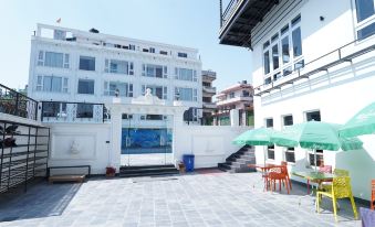 Lotus Shine N Amenities