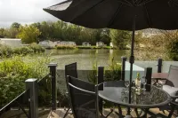 Rosedale Lakeside Lodge