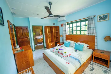 Pension Michel Отели рядом с достопримечательностью «Анс Саурс Дарджент»