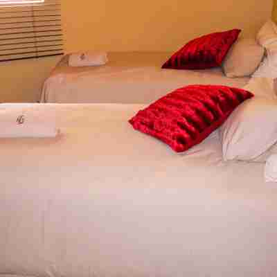 Africa Self Catering Chalets - Manyeleti Rooms