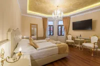 Central Square Heritage Hotel Hotel in zona Monastero di San Francesco