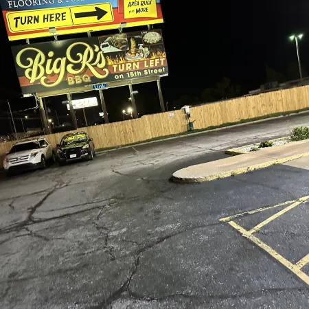 Super 7 Inn