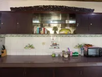 Blanjong Homestay by Ecommerceloka Hotels near Pengembak Beach