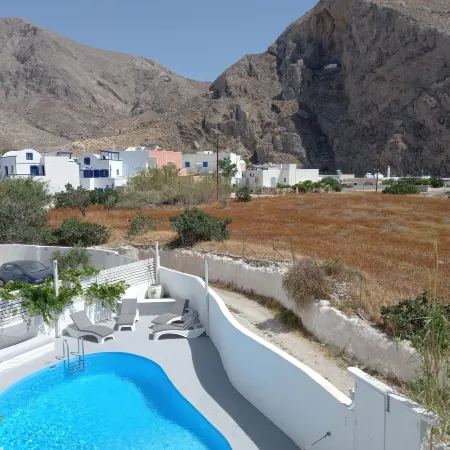 Alma Thera Boutique Rooms Отели рядом с достопримечательностью «Пляж Перисса»